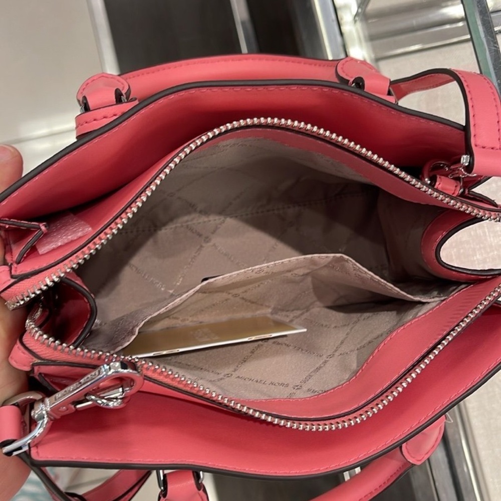 MICHAEL KORS
Sheila Small Faux Saffiano Leather Satchel
Tea Rose 
NWT - Picture 16 of 16